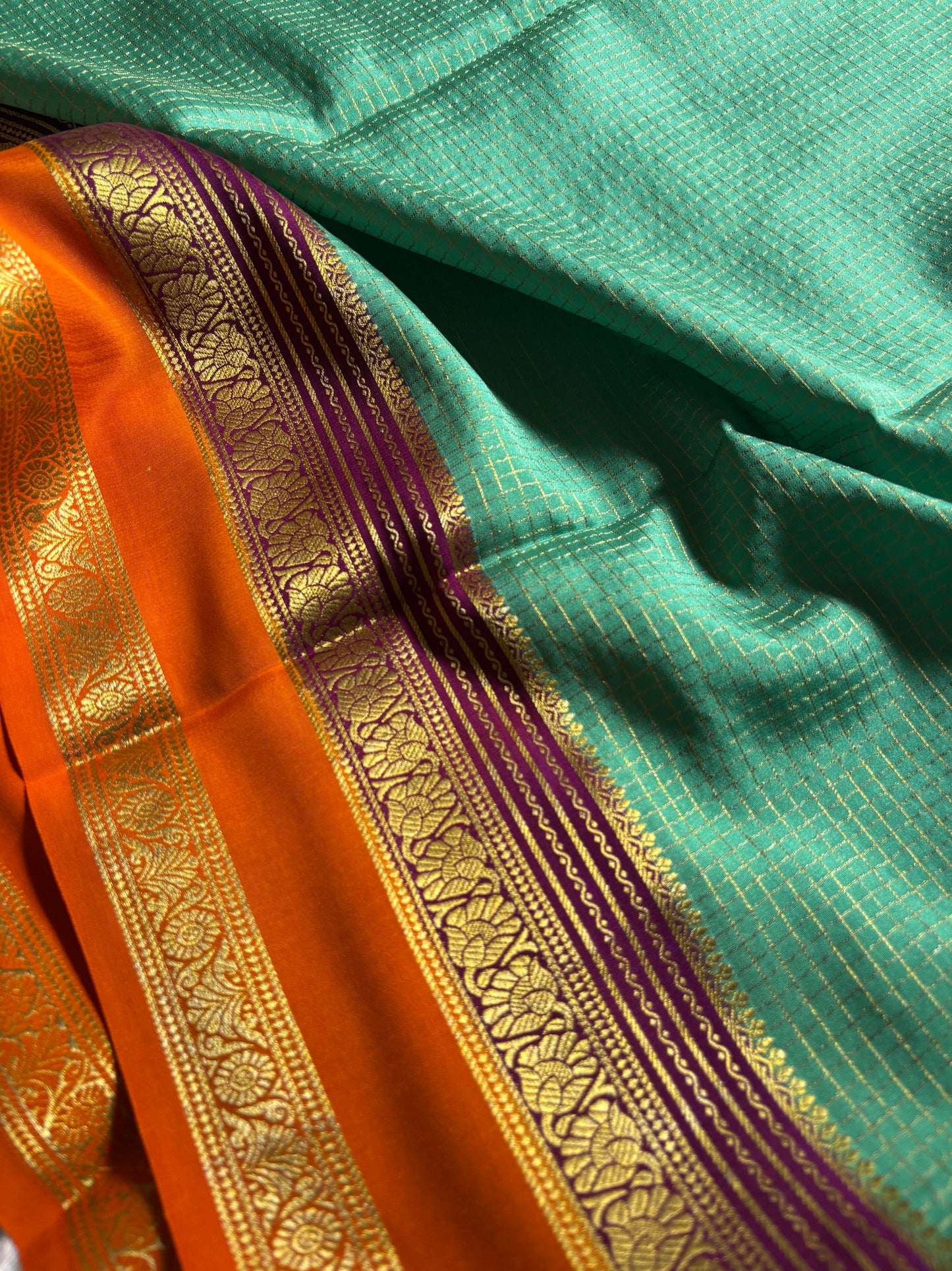 Gayatri (3D) : Mint green-deep magenta-orange