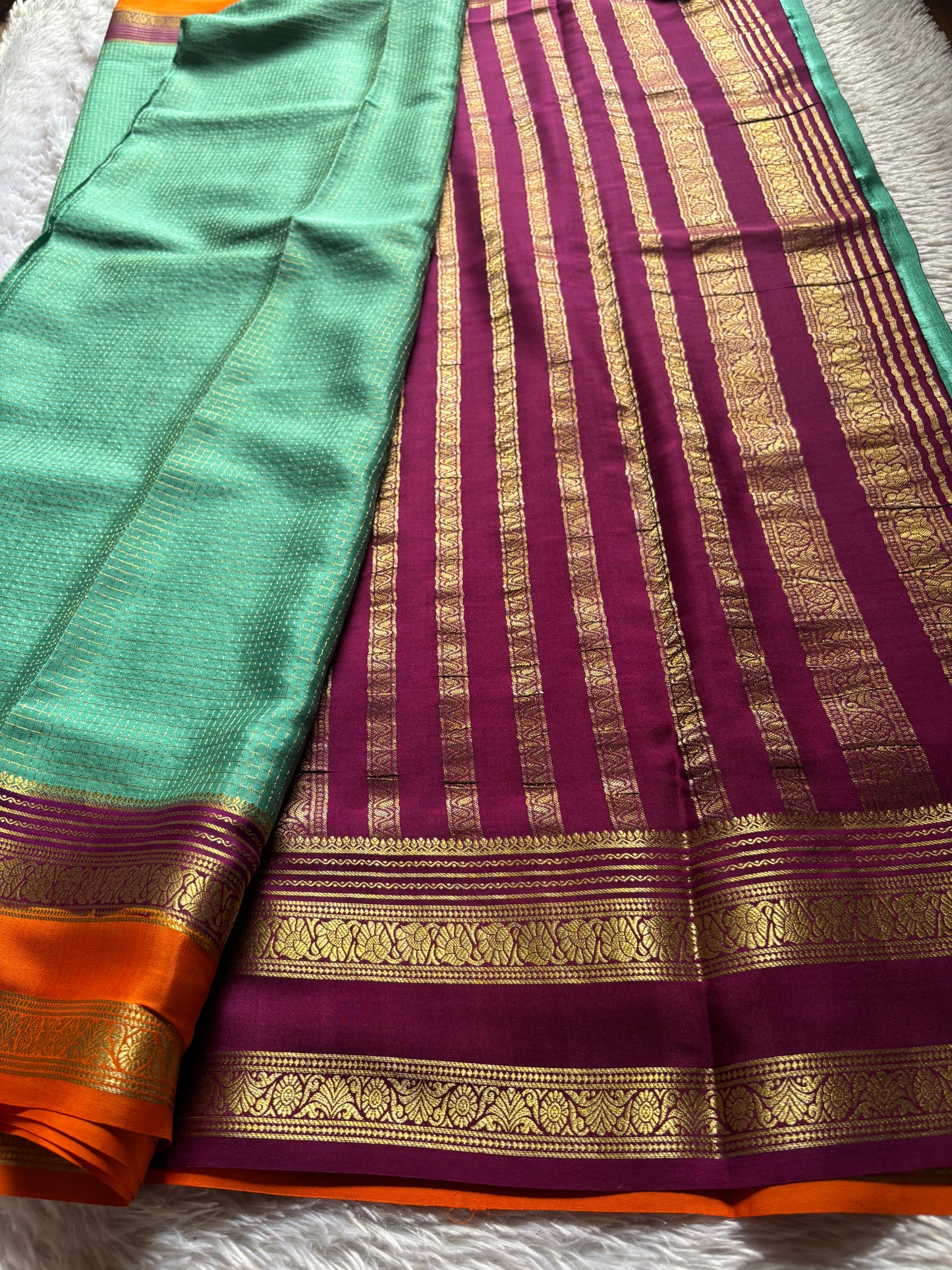Gayatri (3D) : Mint green-deep magenta-orange