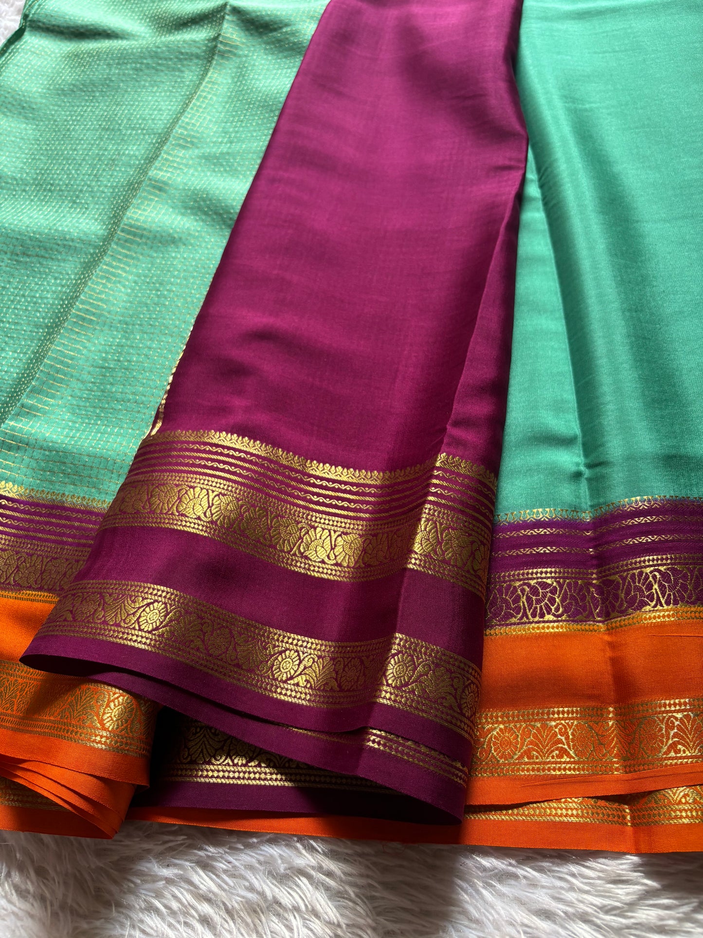 Gayatri (3D) : Mint green-deep magenta-orange