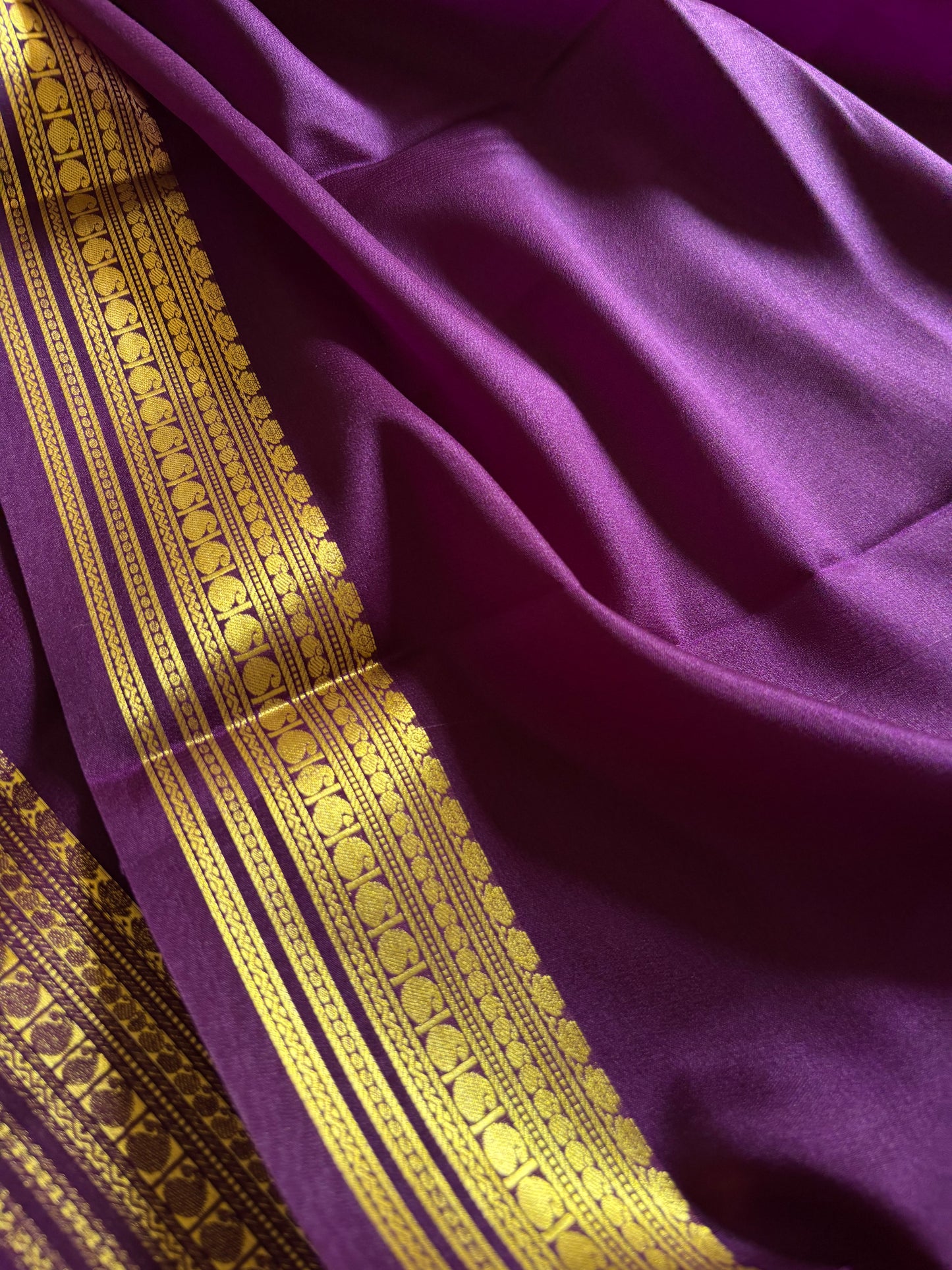 Swara : Solid Dark magenta
