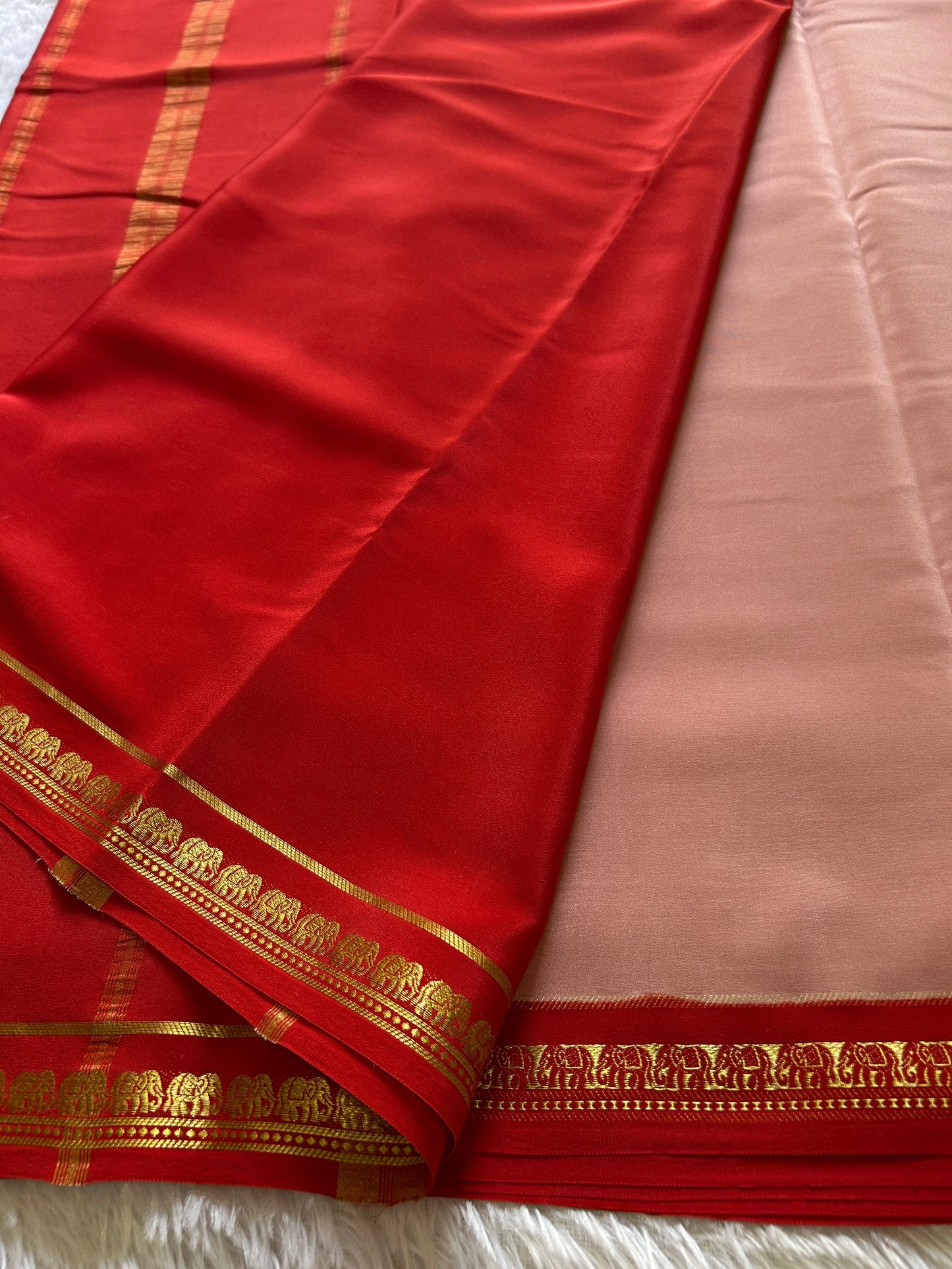 Gamani (2D) : Light peach-red