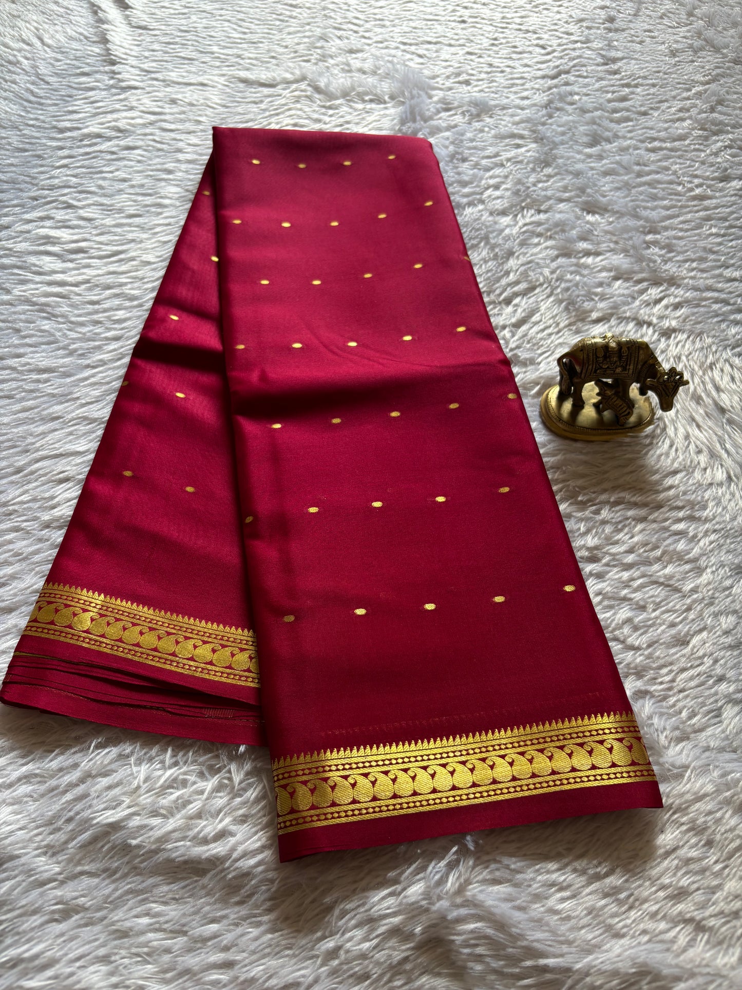 Keerthi : Solid Pinkish red