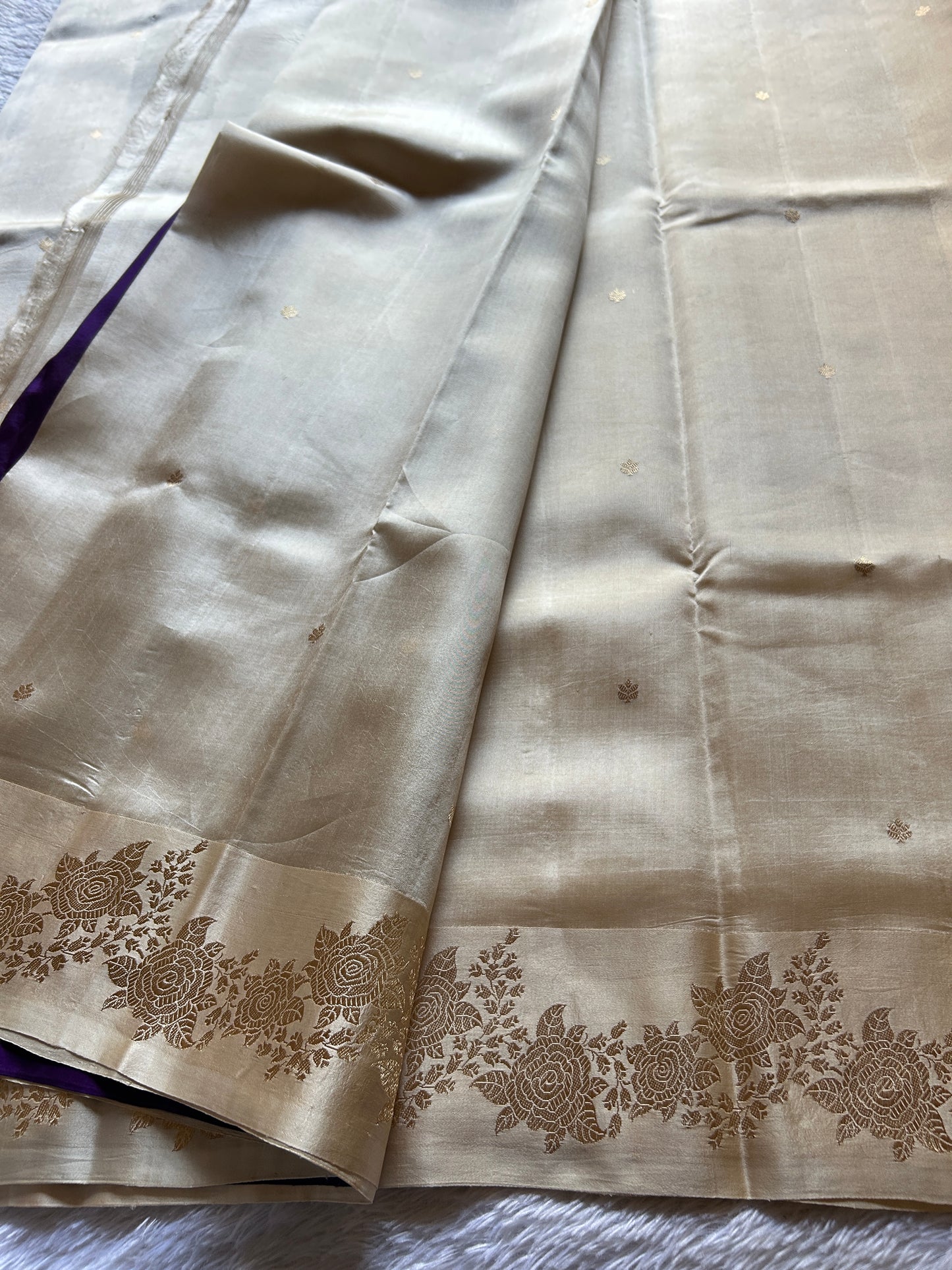 Anupama : Solid Off white