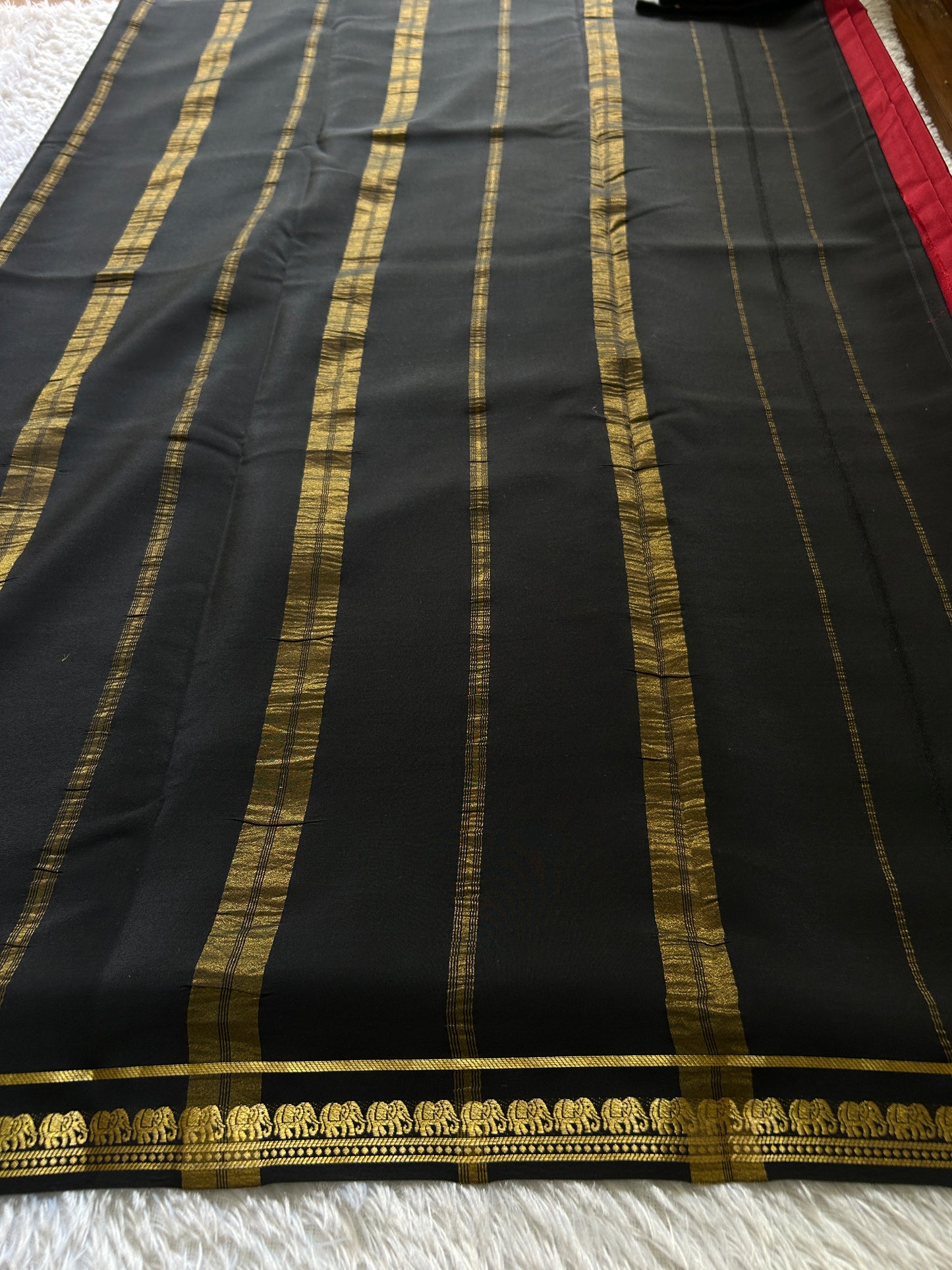 Gamani (2D) : Dark red-black