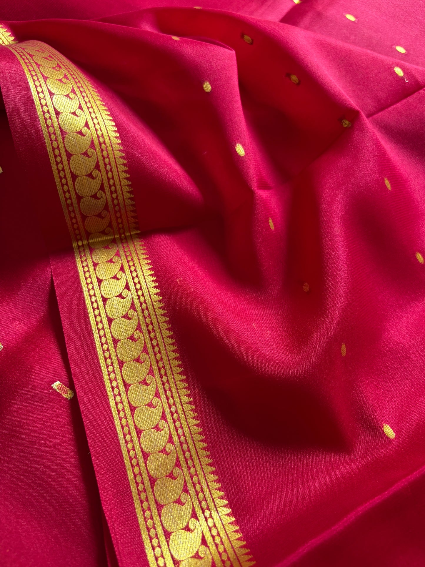 Keerthi : Solid Pinkish red