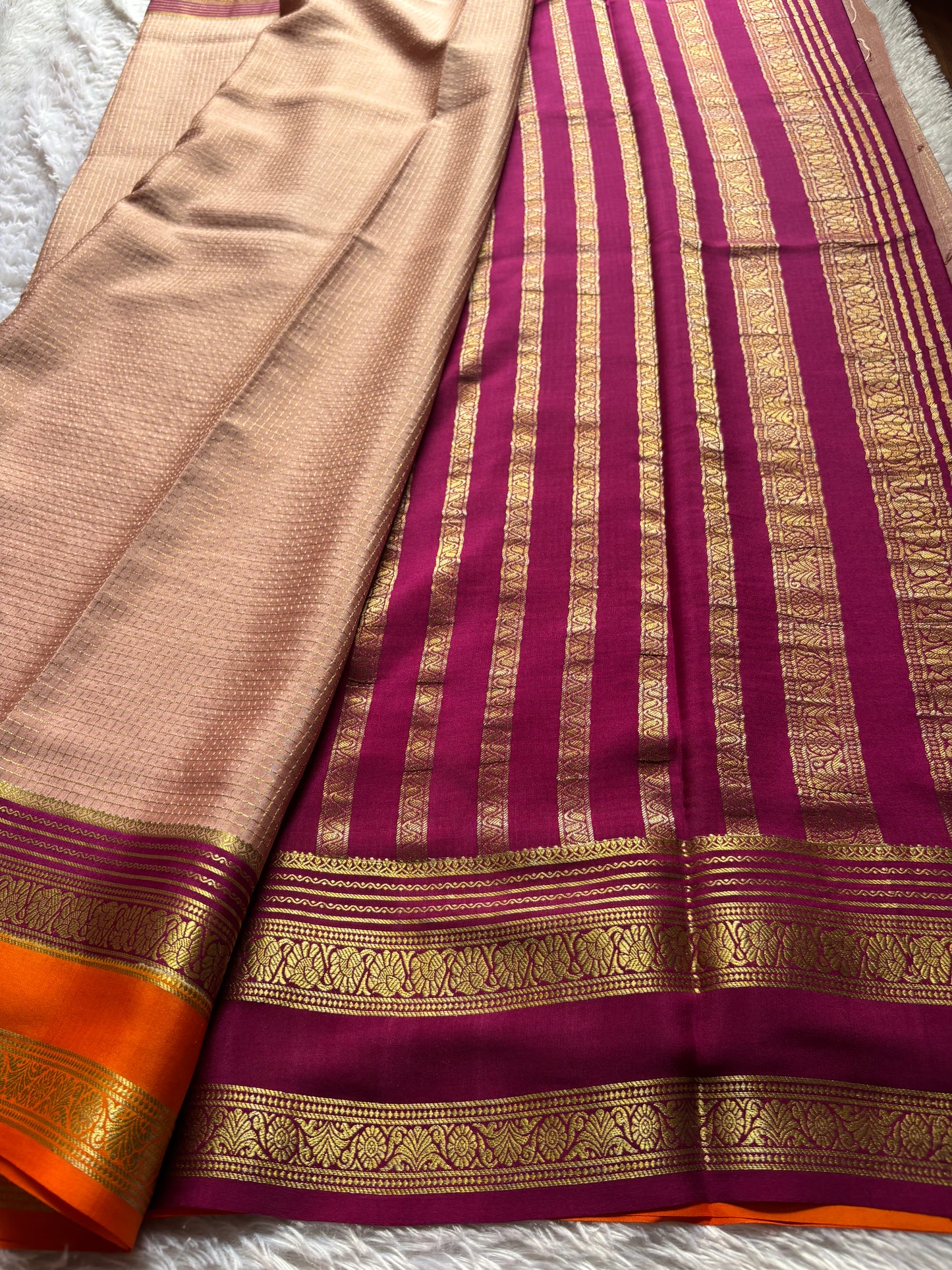 Gayatri (3D) : Light peach-dark magenta-orange