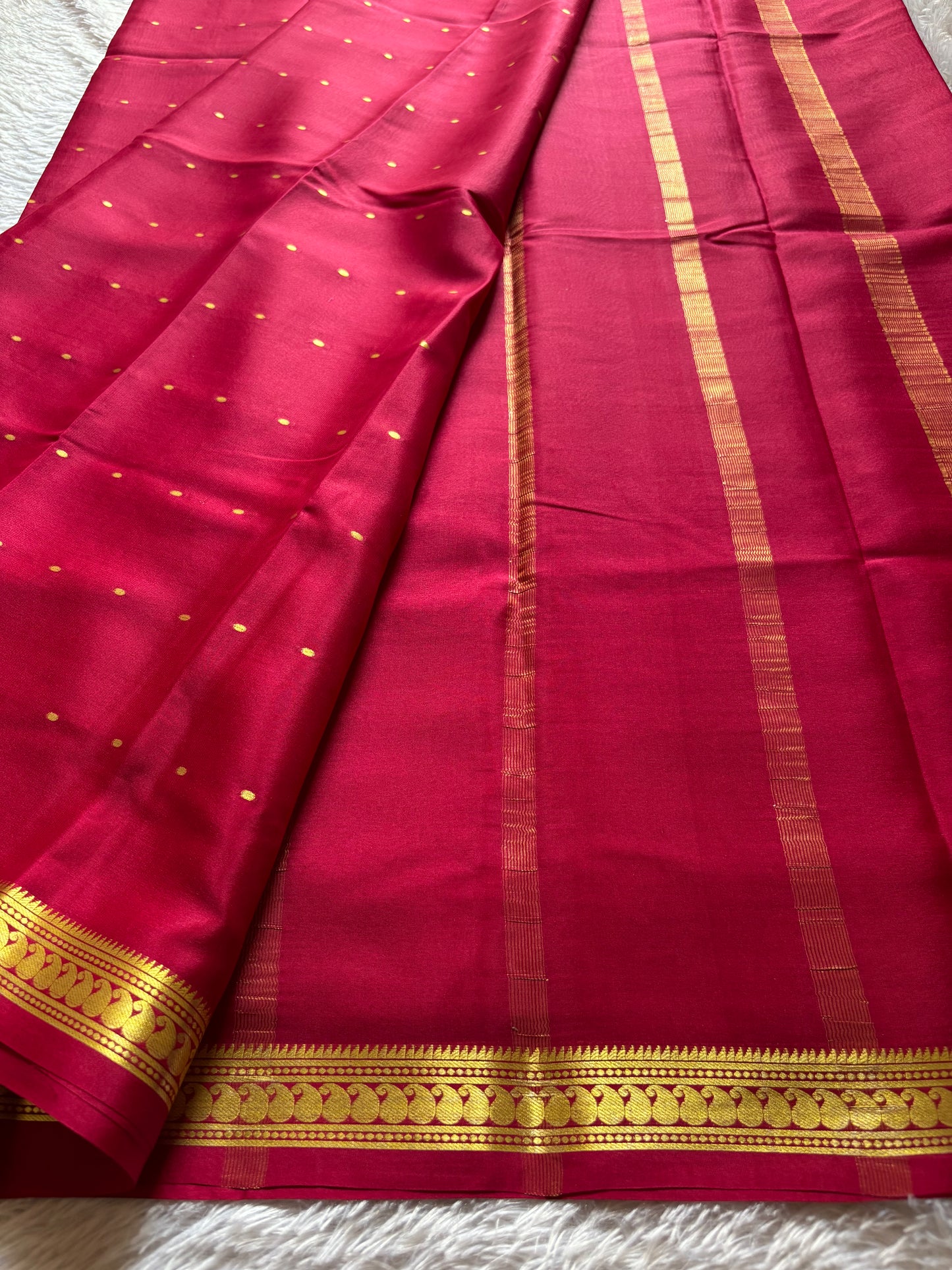 Keerthi : Solid Pinkish red