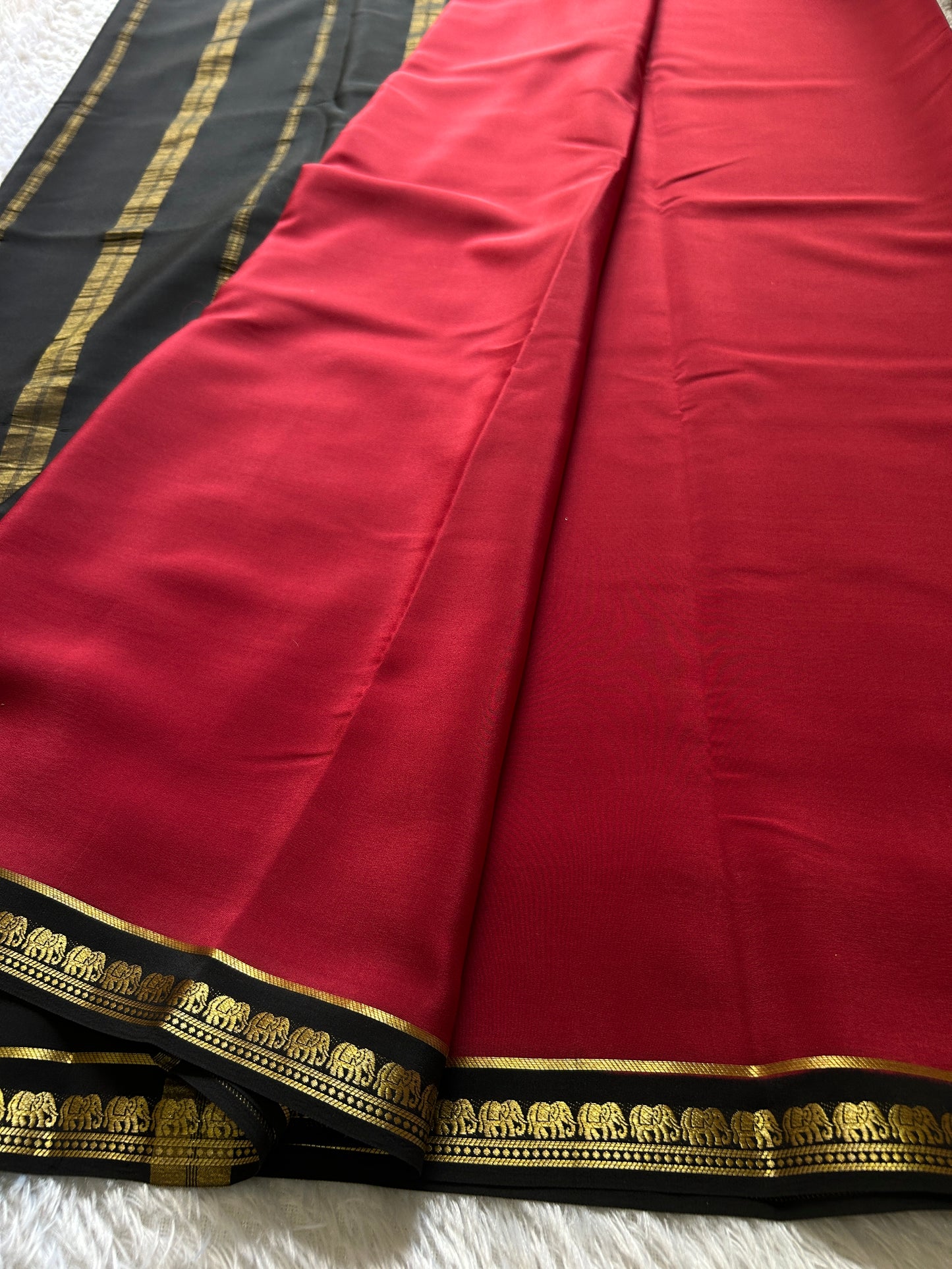 Gamani (2D) : Dark red-black