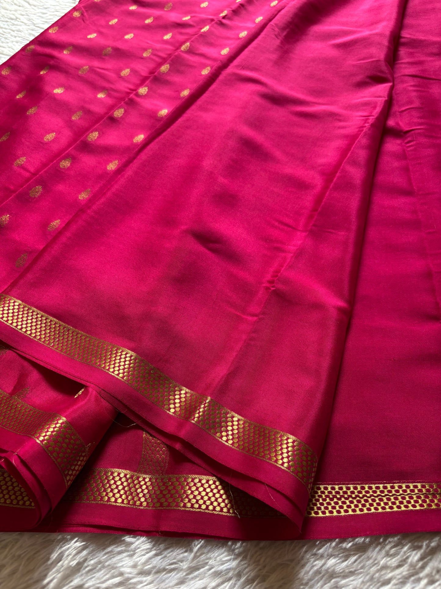 Bhavana : Solid Rani pink
