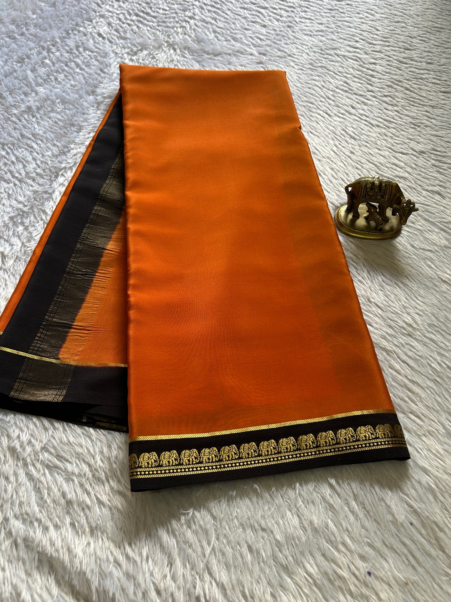 Gamani (2D) : Rust orange-black