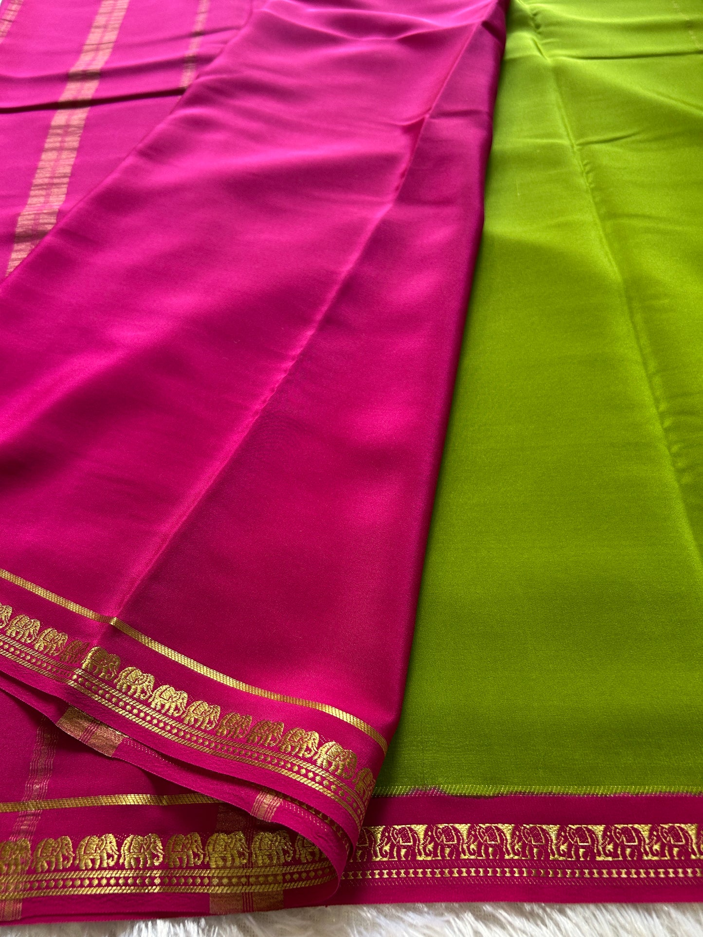 Gamani (2D) : Mehendi green-rani pink
