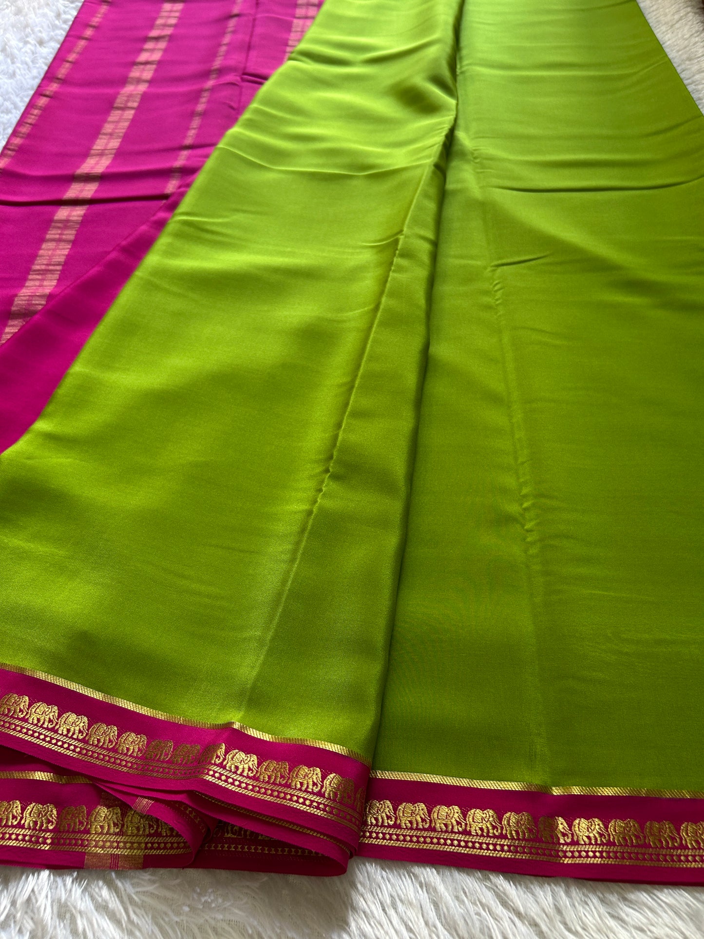 Gamani (2D) : Mehendi green-rani pink