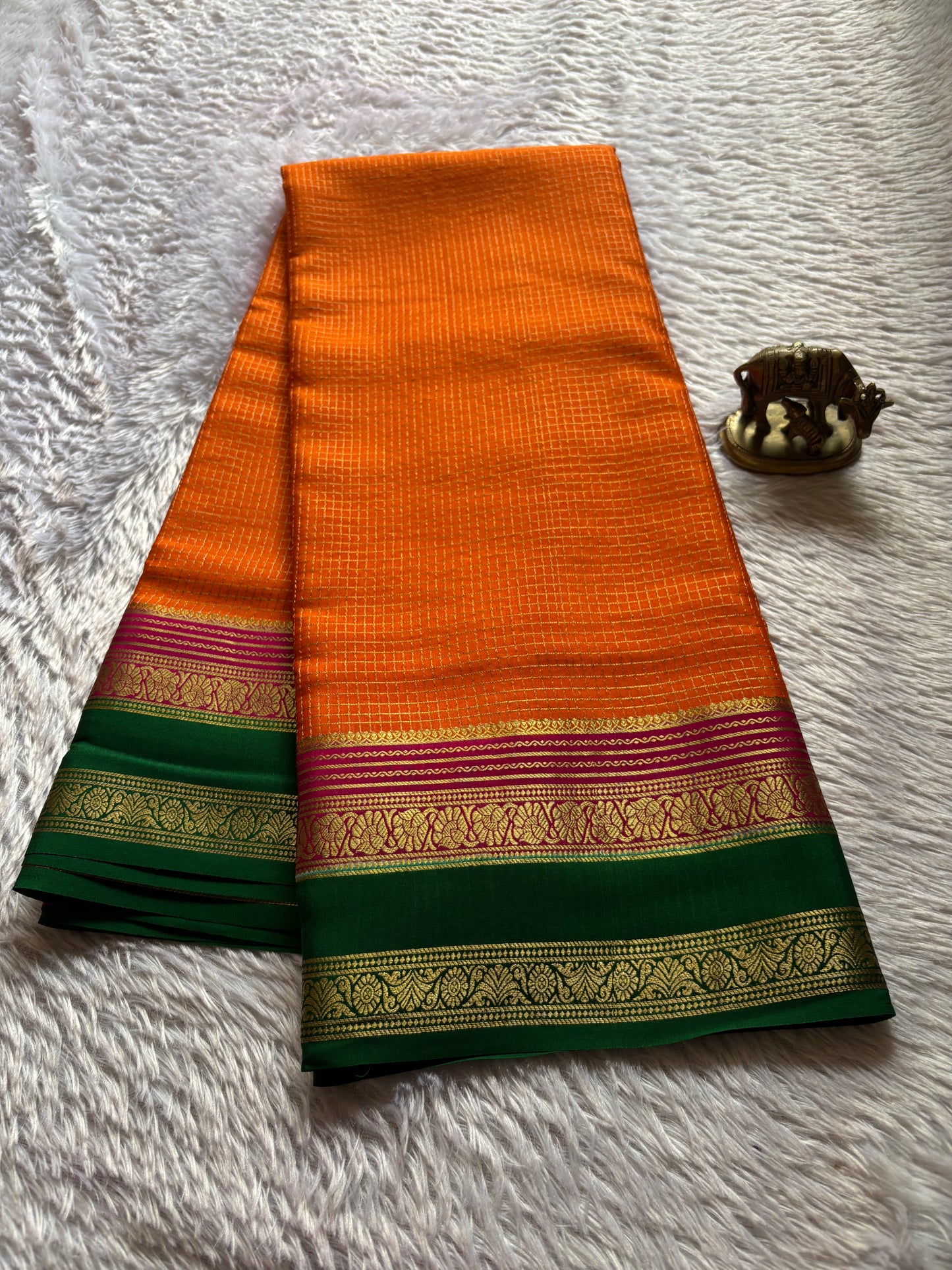 Gayatri (3D) : Orange-rani pink-green