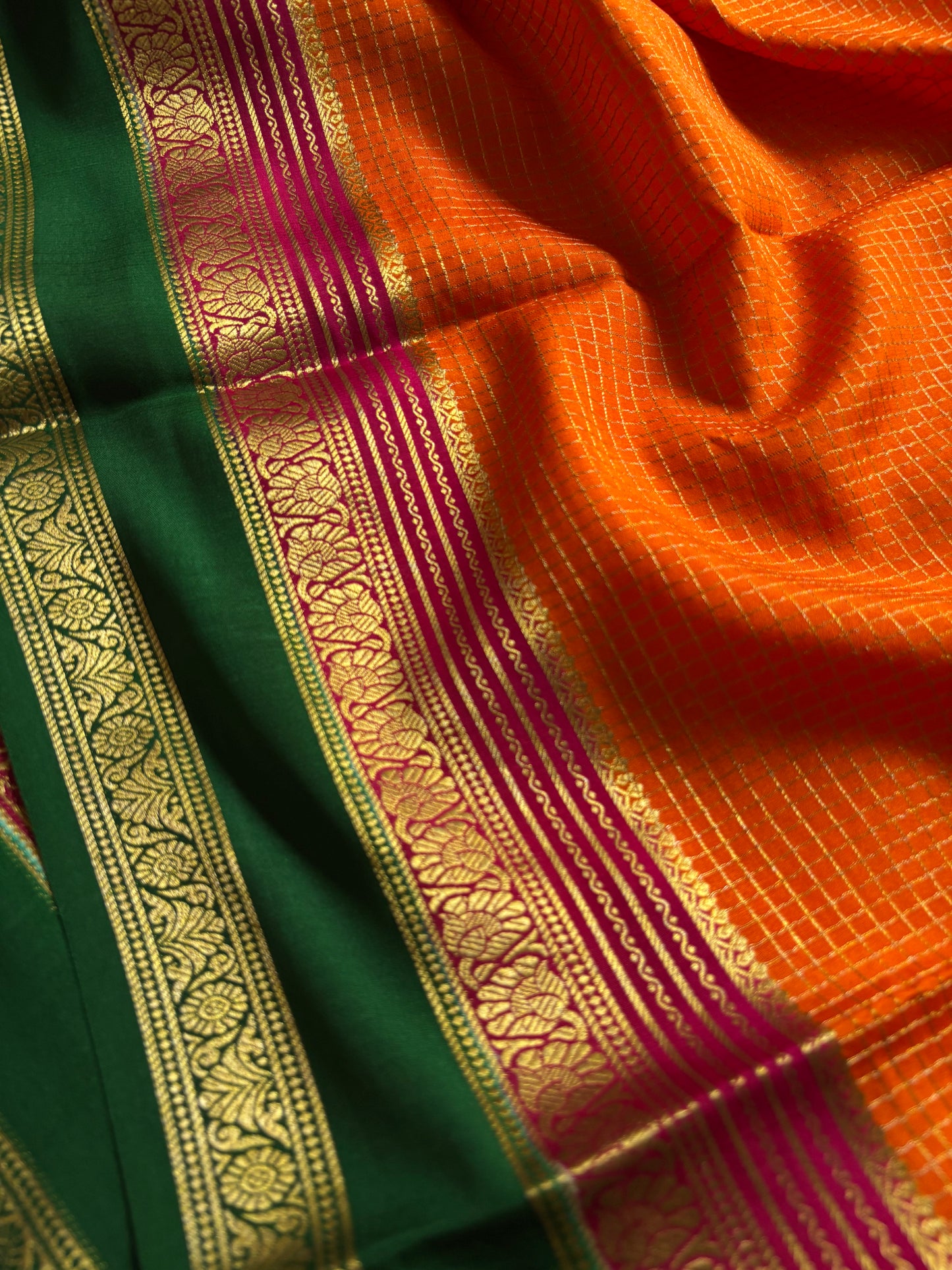 Gayatri (3D) : Orange-rani pink-green
