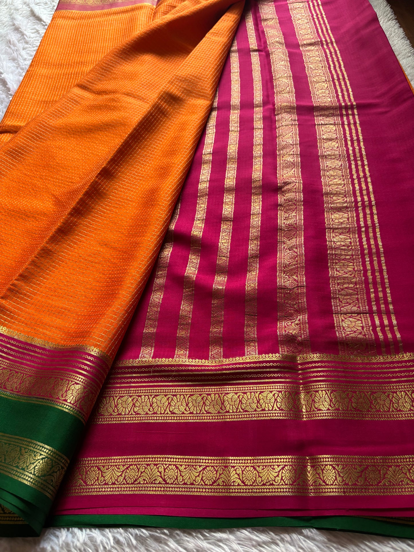 Gayatri (3D) : Orange-rani pink-green