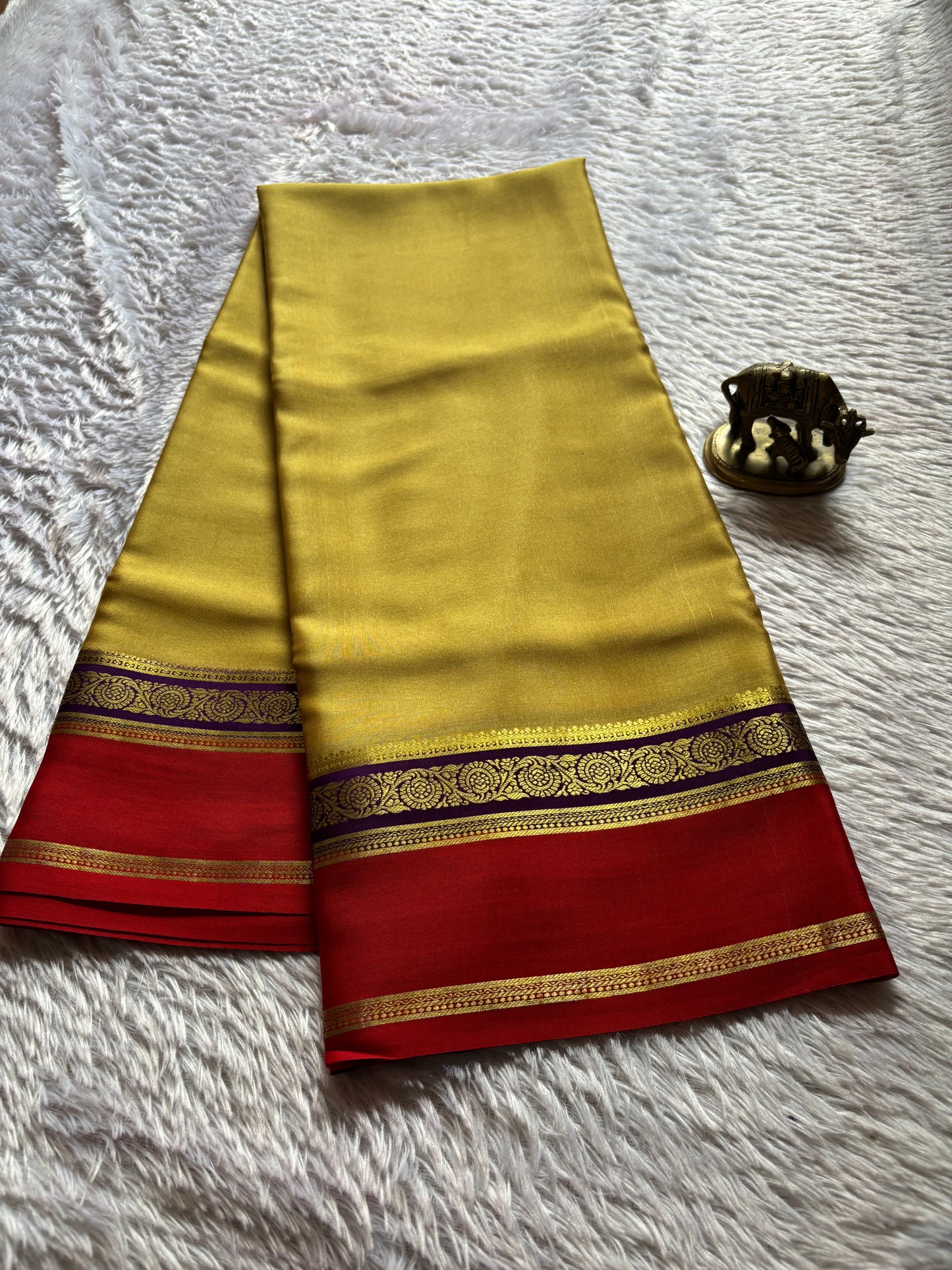 Tara (3D) : Mustard-purple-red