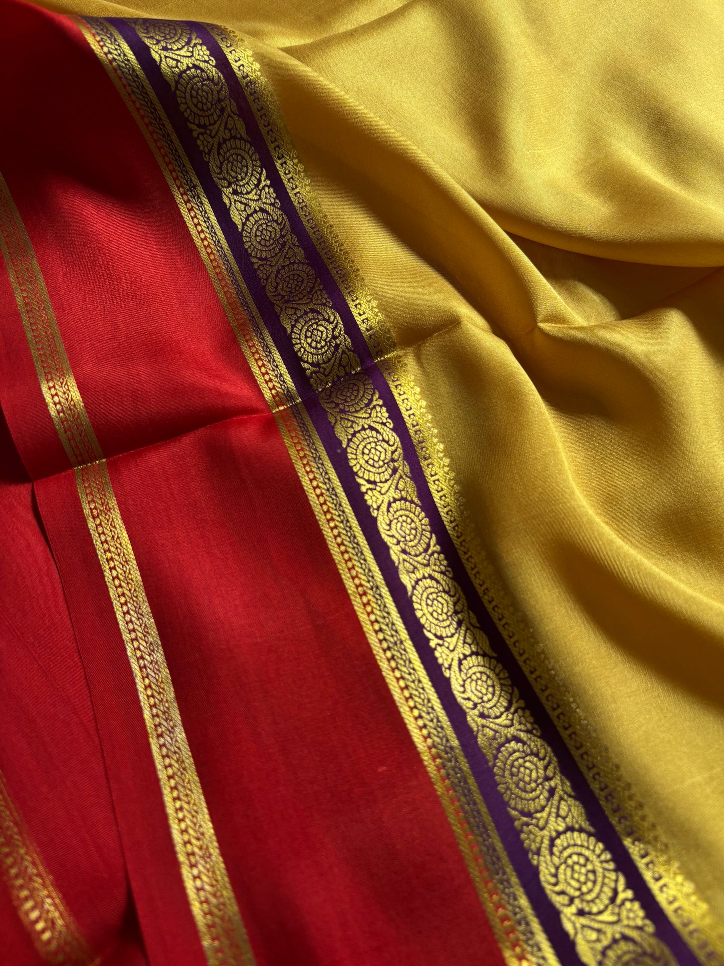 Tara (3D) : Mustard-purple-red