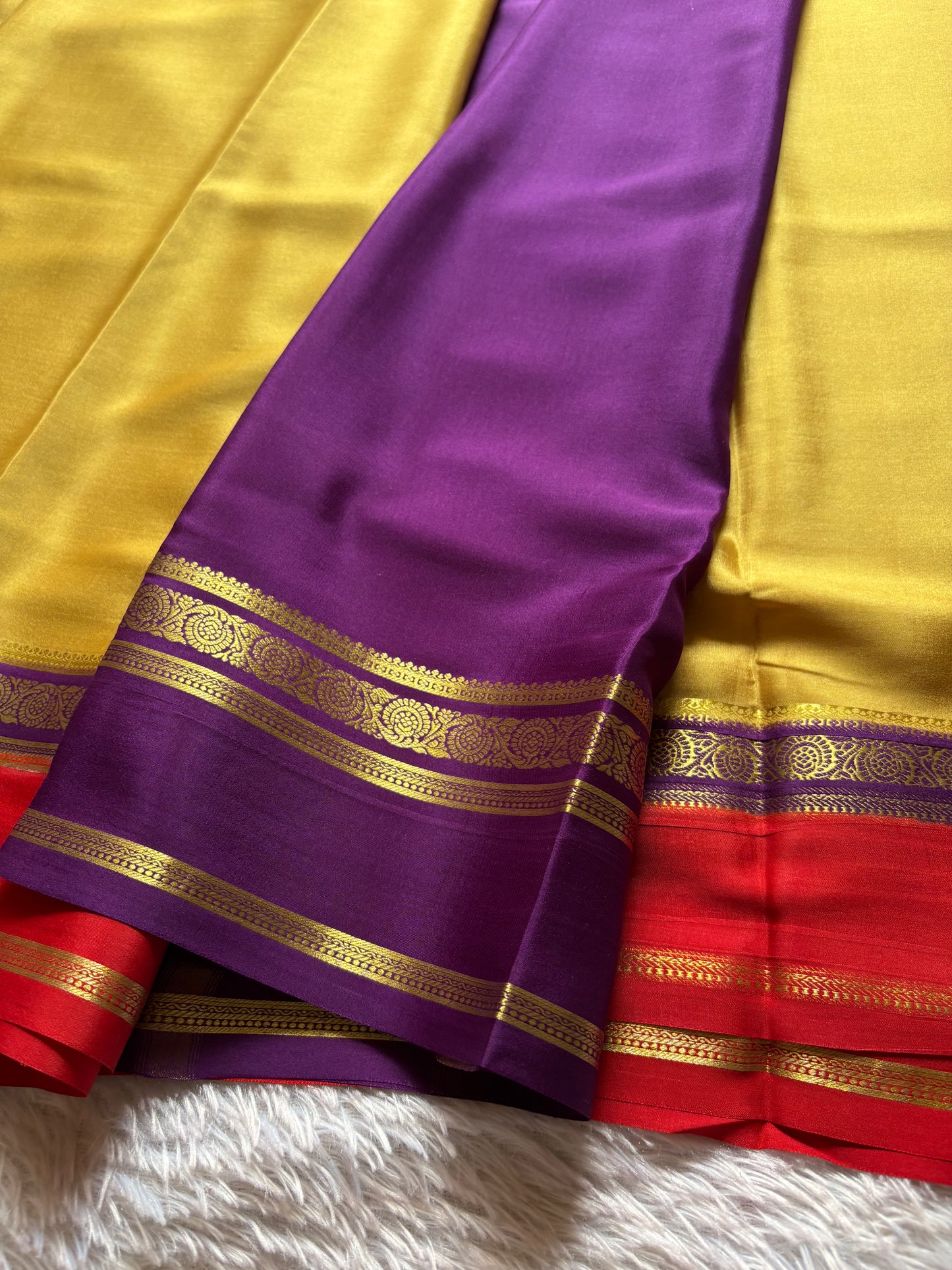 Tara (3D) : Mustard-purple-red
