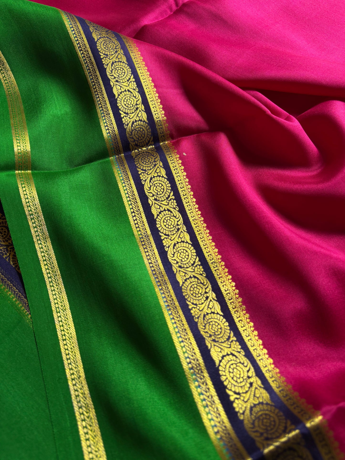 Tara (3D) : Rani pink-dark blue-green