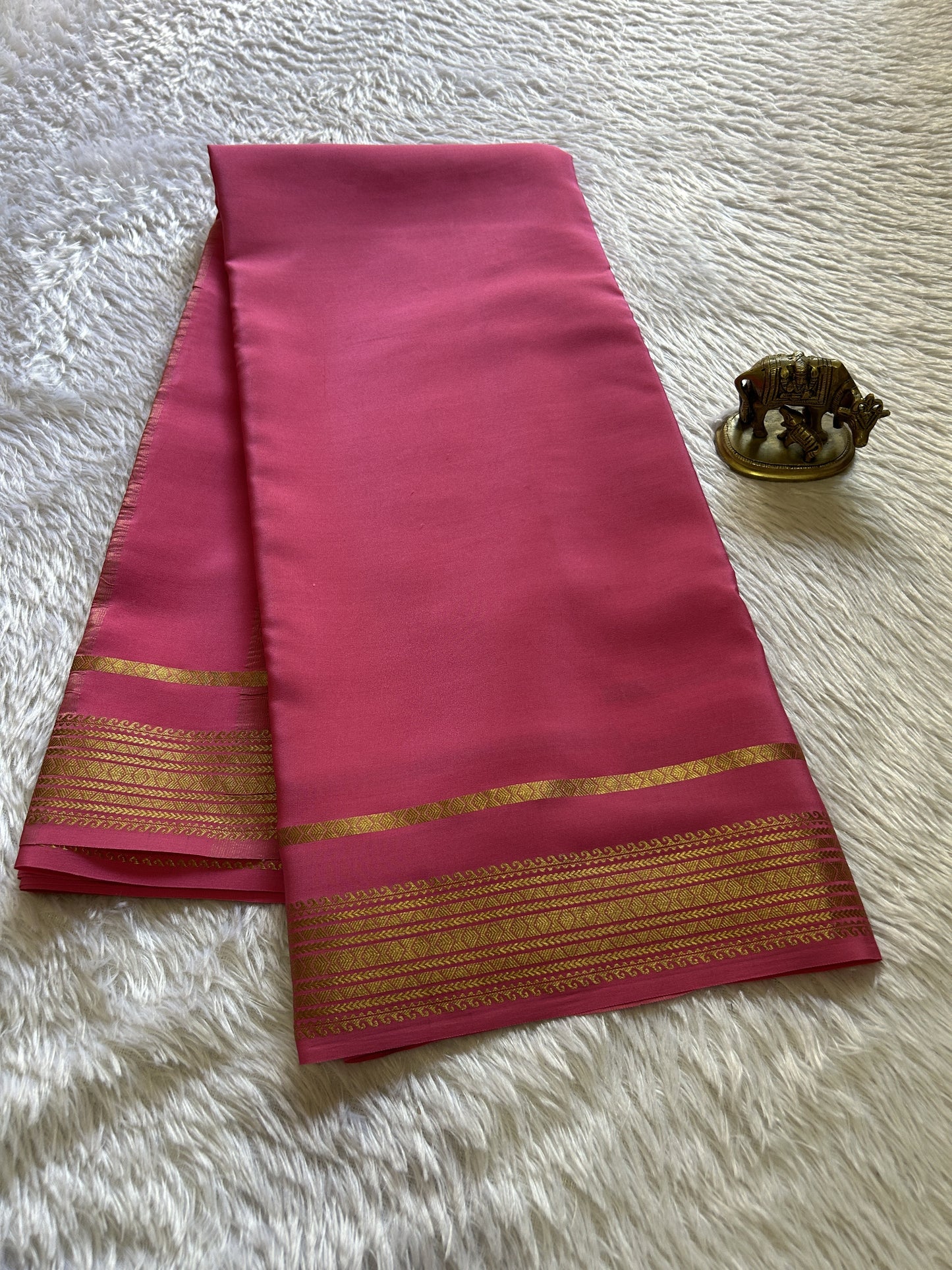 Vanaja : Solid Hot pink